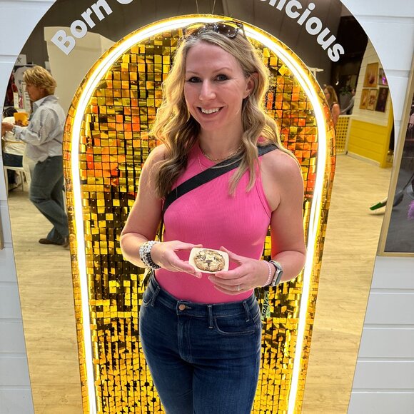 Meet your Posher, Katie - Picture 2 of 2